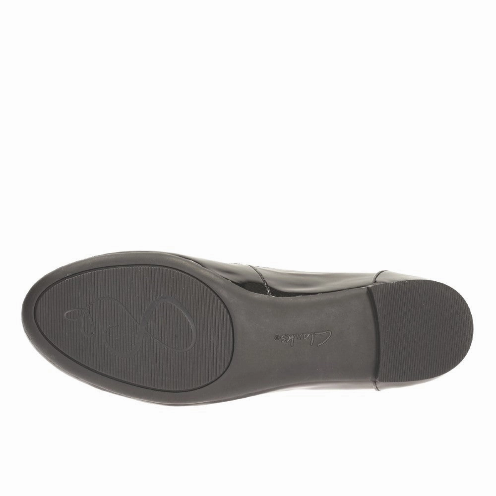 Clarks Couture Bloom Slip On Shoe Women's Sneakers Casual Walking Shoes