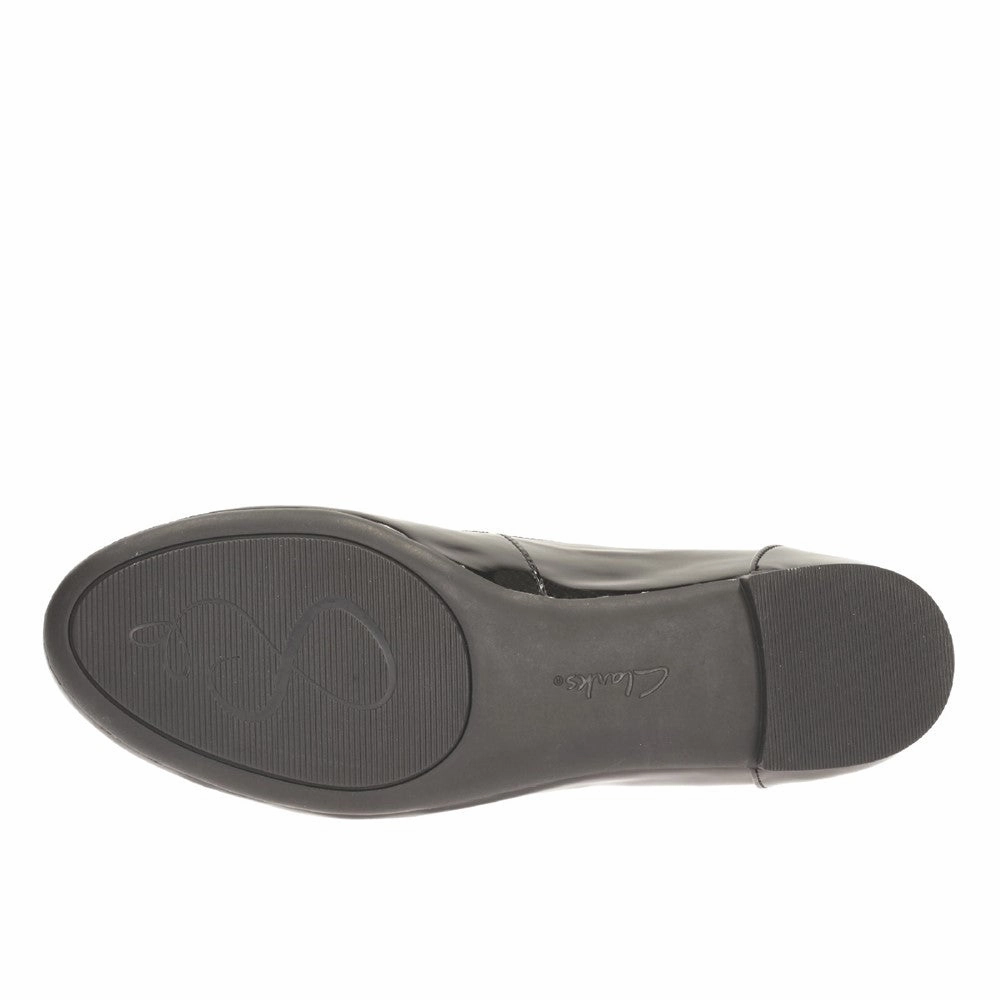 Clarks Couture Bloom Slip On Shoe Women's Sneakers Casual Walking Shoes