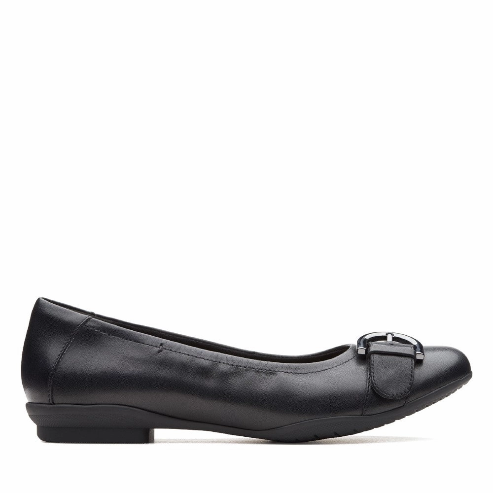 Clarks Neenah Lark Slip On Shoe Women's Sneakers Casual Walking Shoes