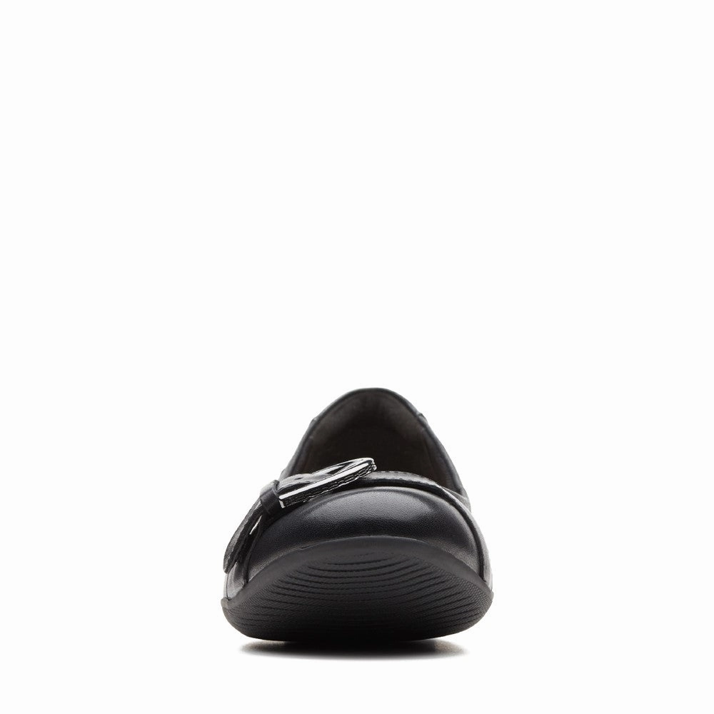 Clarks Neenah Lark Slip On Shoe Women's Sneakers Casual Walking Shoes
