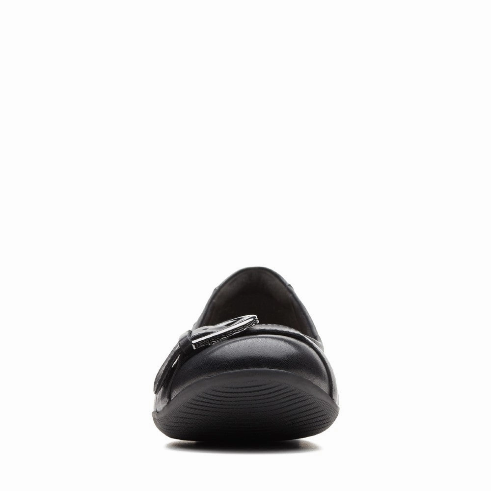 Clarks Neenah Lark Slip On Shoe Women's Sneakers Casual Walking Shoes