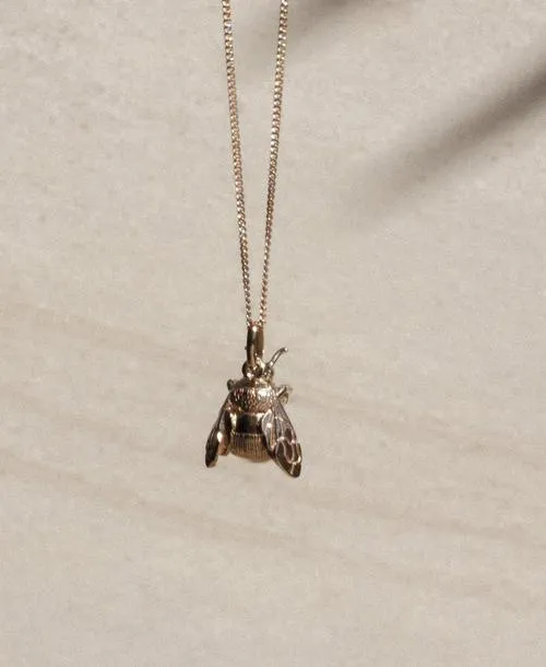 Meadowlark Jewellery Meadowlark - Bee Charm Necklace Gold Plated