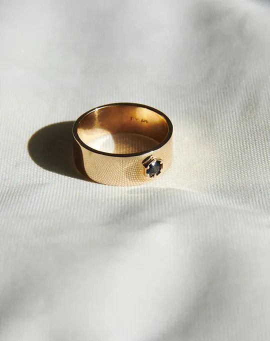 Meadowlark Jewellery Meadowlark - Hex Stone Band 9ct Yellow Gold Midnight Sapphire