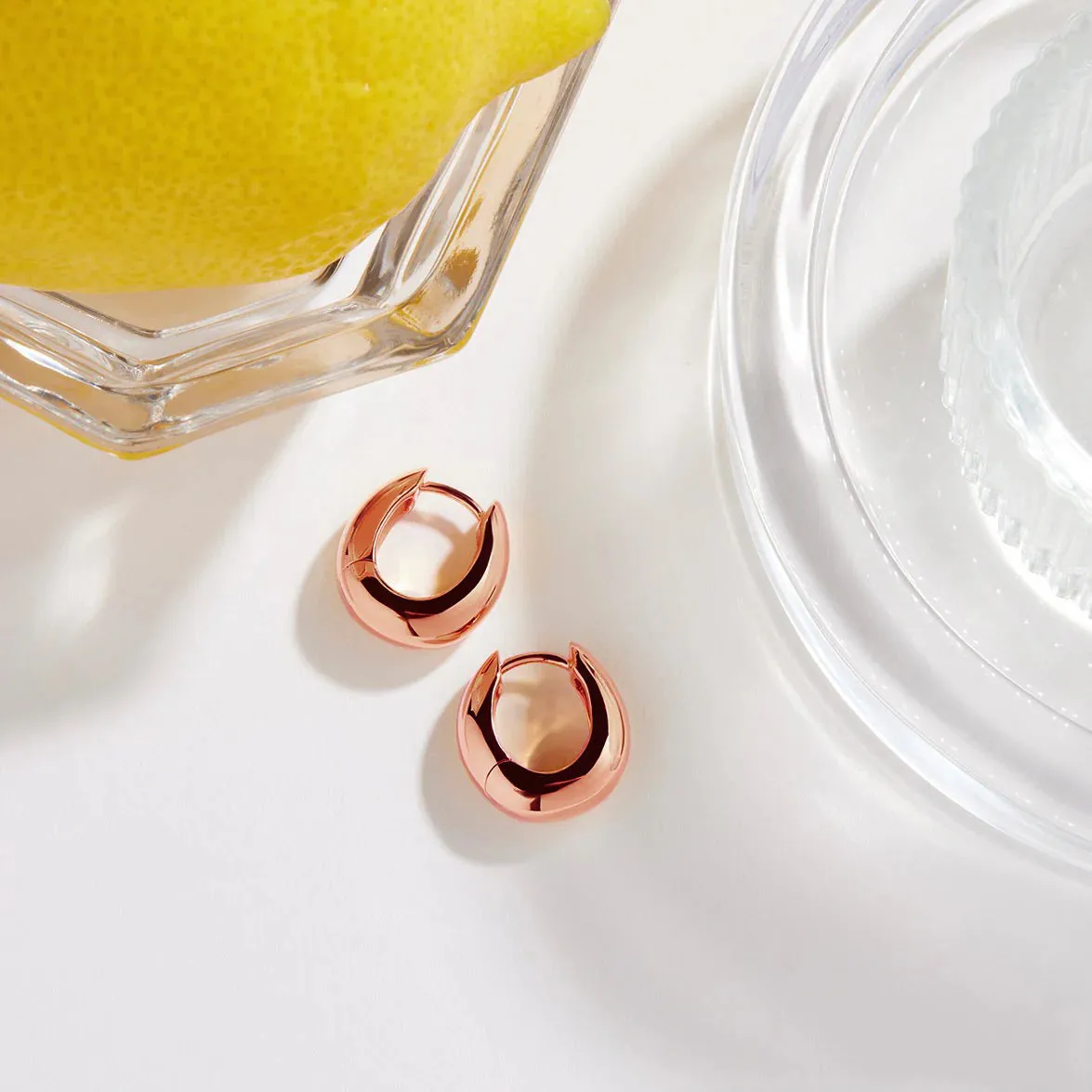 Najo Jewellery Najo - Arco Huggie Earrings Rose Gold