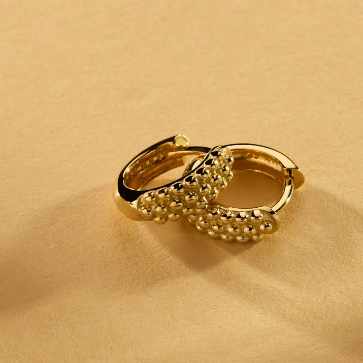 Najo Jewellery Najo - Chia Huggie Earrings Gold Plated
