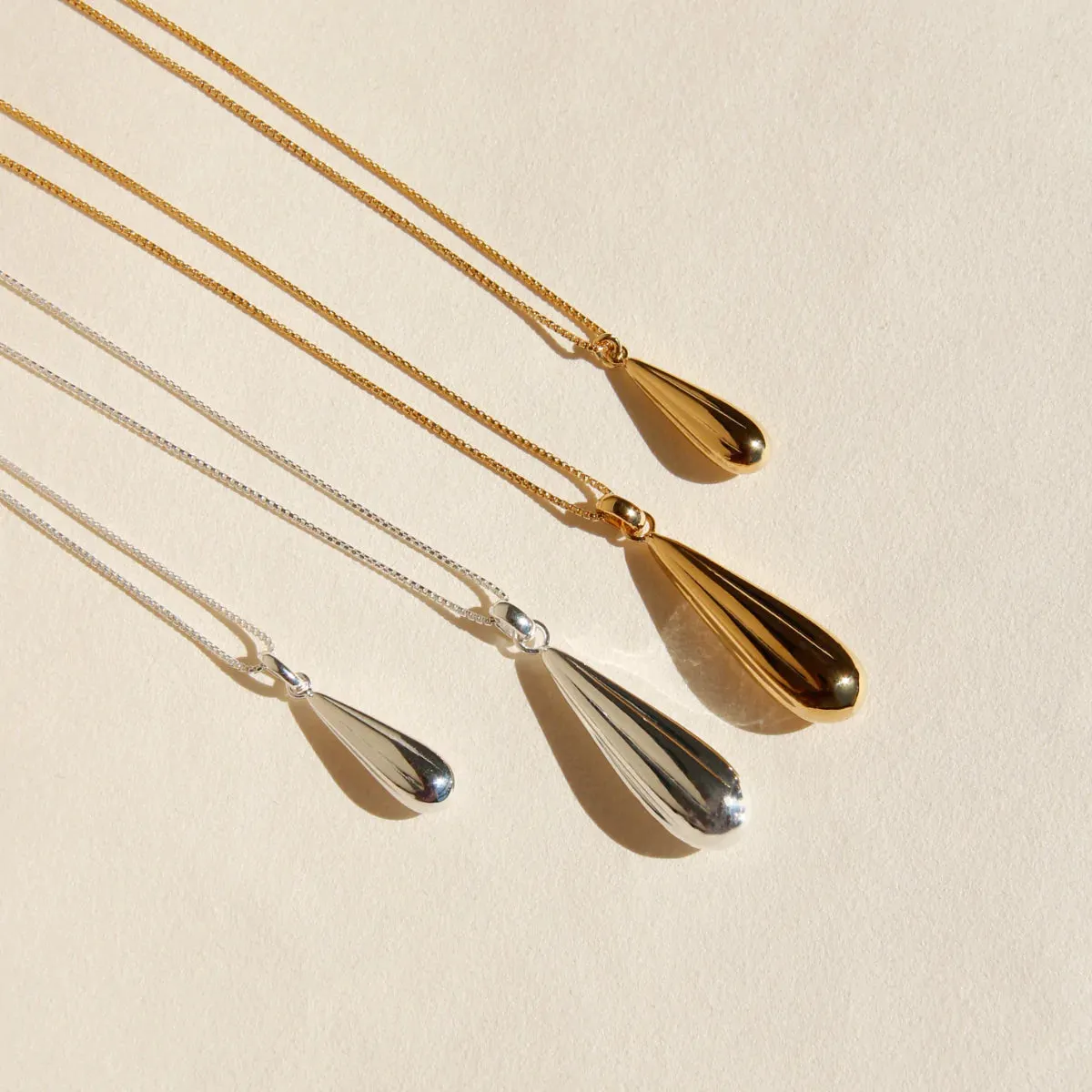 Najo Jewellery Najo - Raya Small Baton Necklace Gold Plated