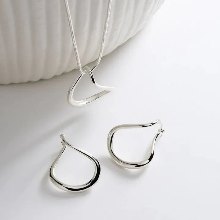 Najo Jewellery Najo - Wave Hoop Earrings Silver