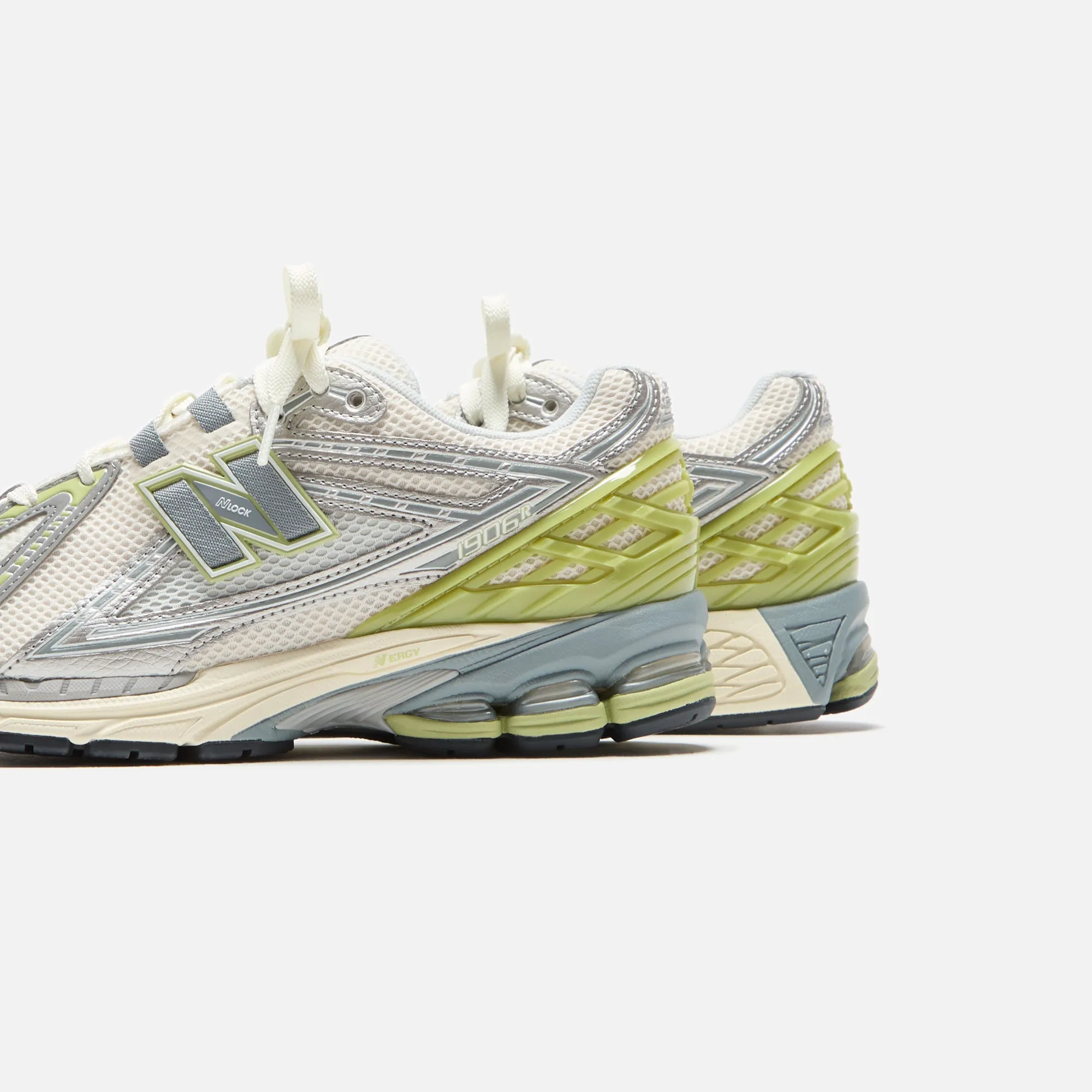 New Balance 1906R - White / Silver / Cactus
