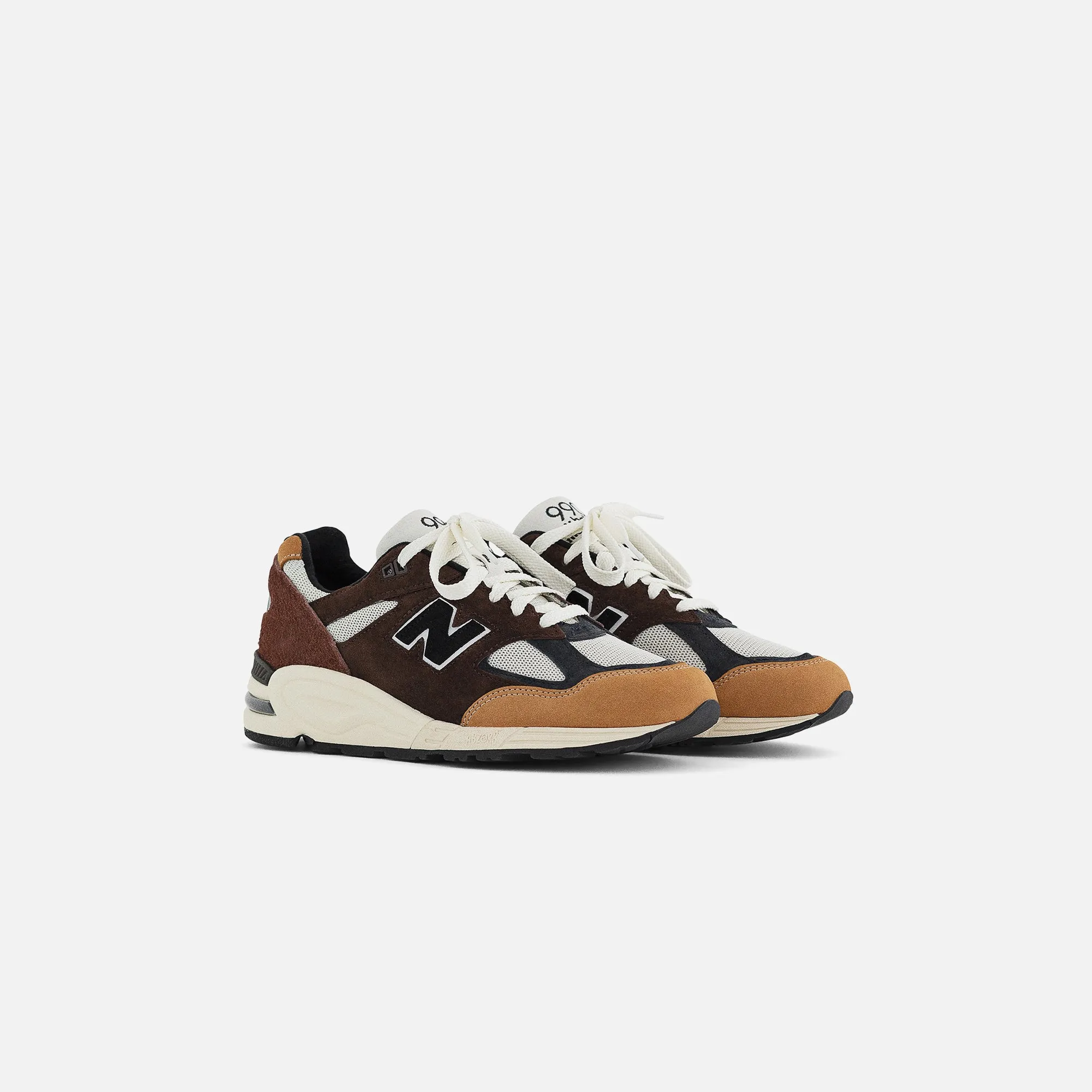 New Balance Made in US 990 V2 - Black / Tan