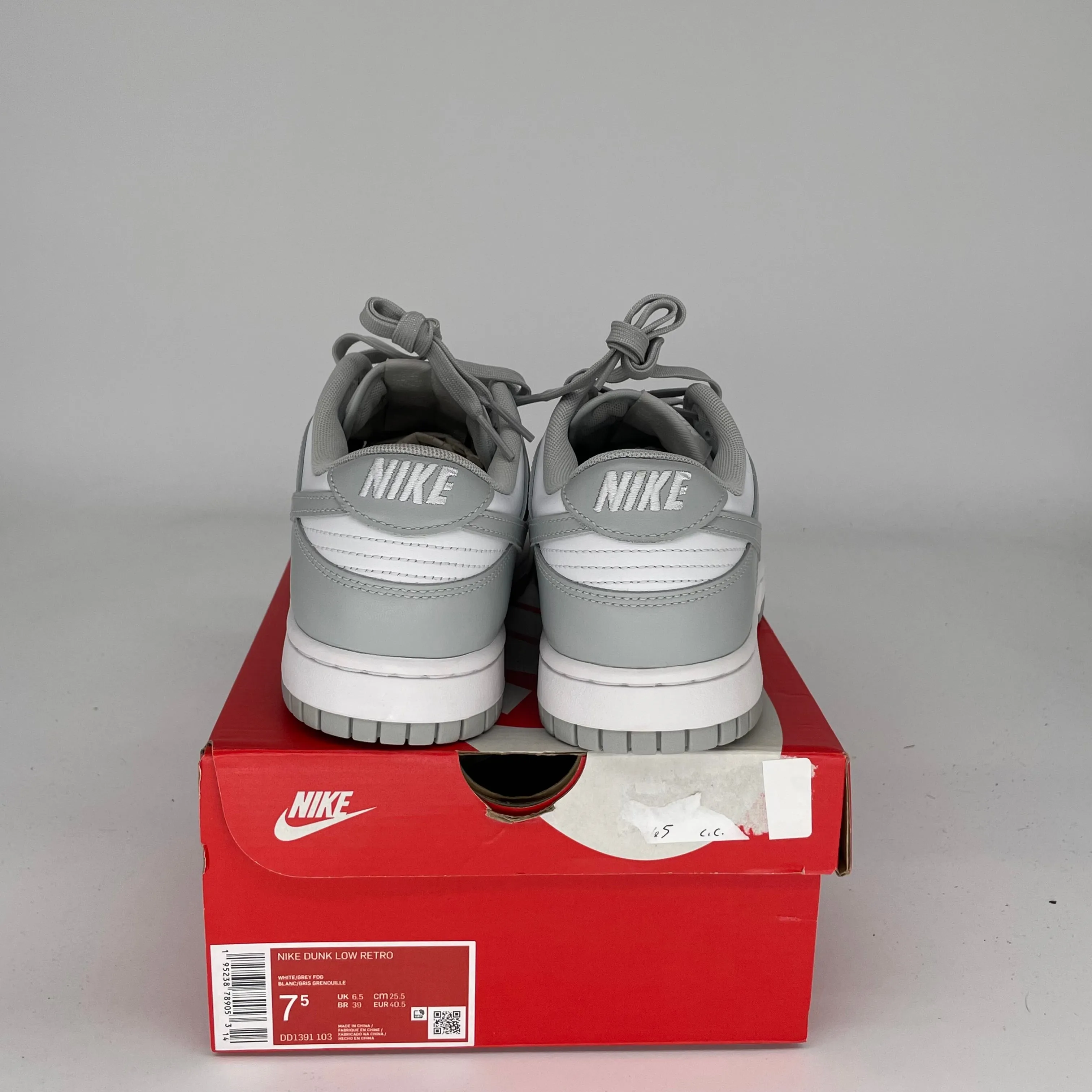NIKE DUNK LOW GREY FOG SIZE 7.5 DD1391-103