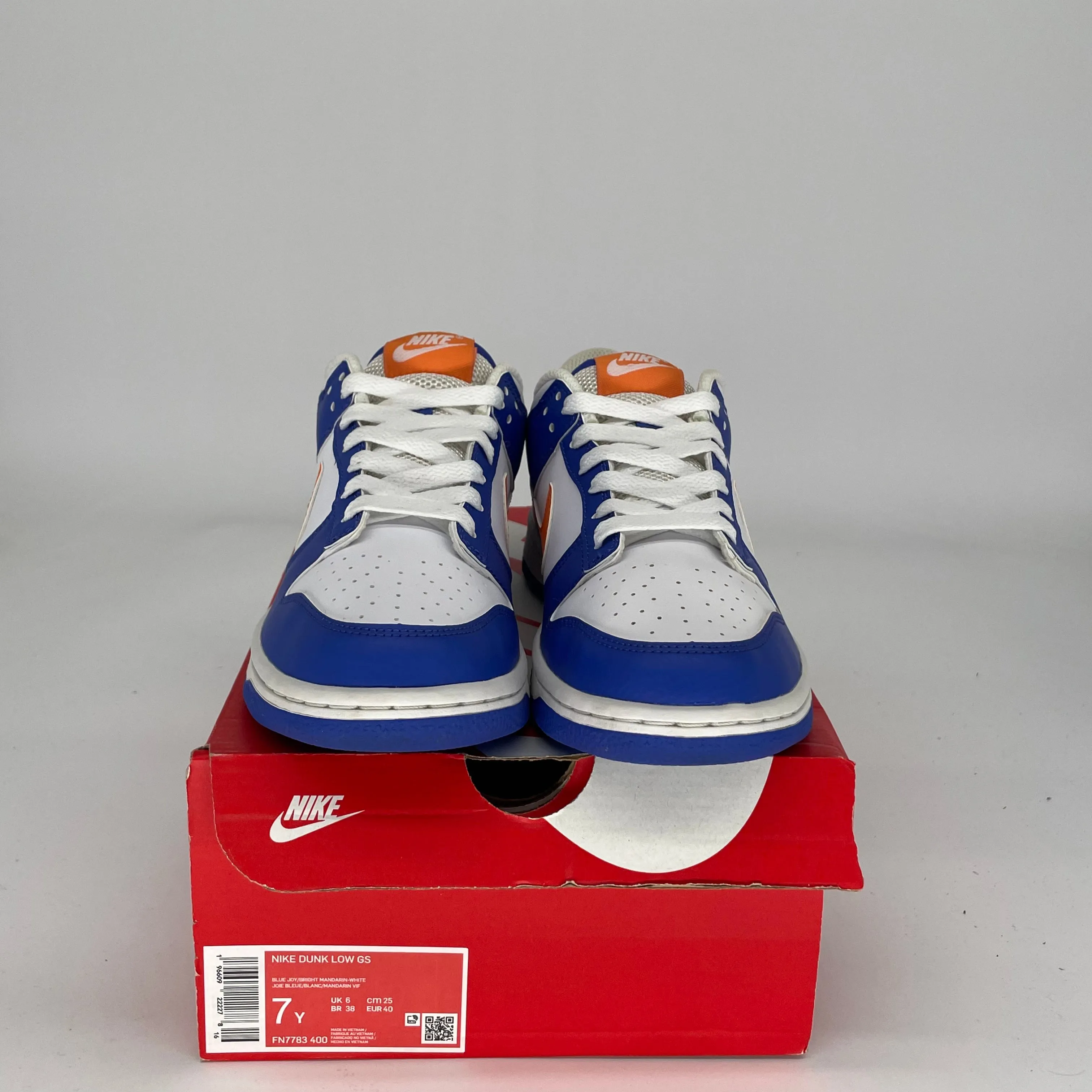 NIKE DUNK LOW KNICKS SIZE 7Y FN7783-400