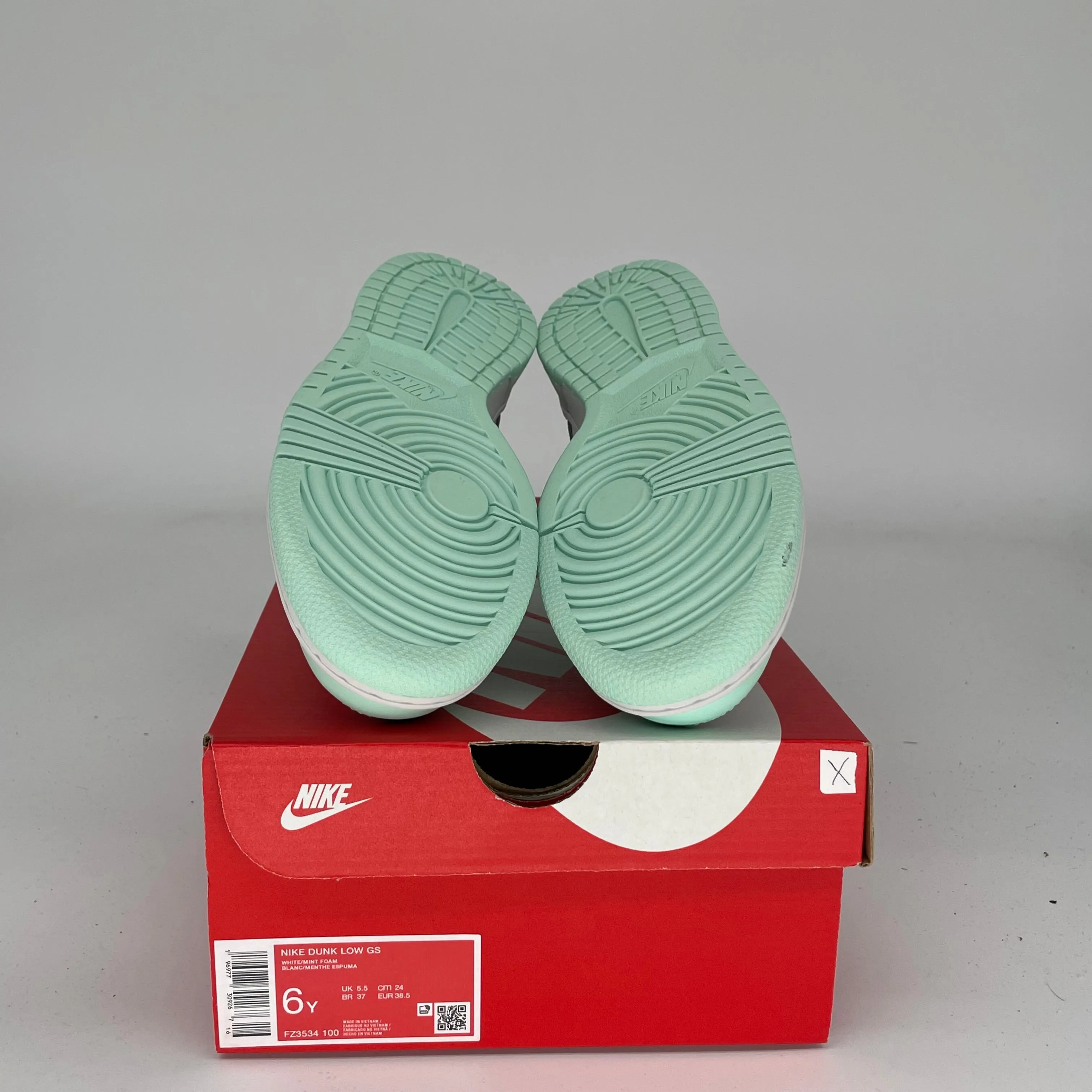NIKE DUNK LOW MINT FOAM SIZE 6Y FZ3534-100