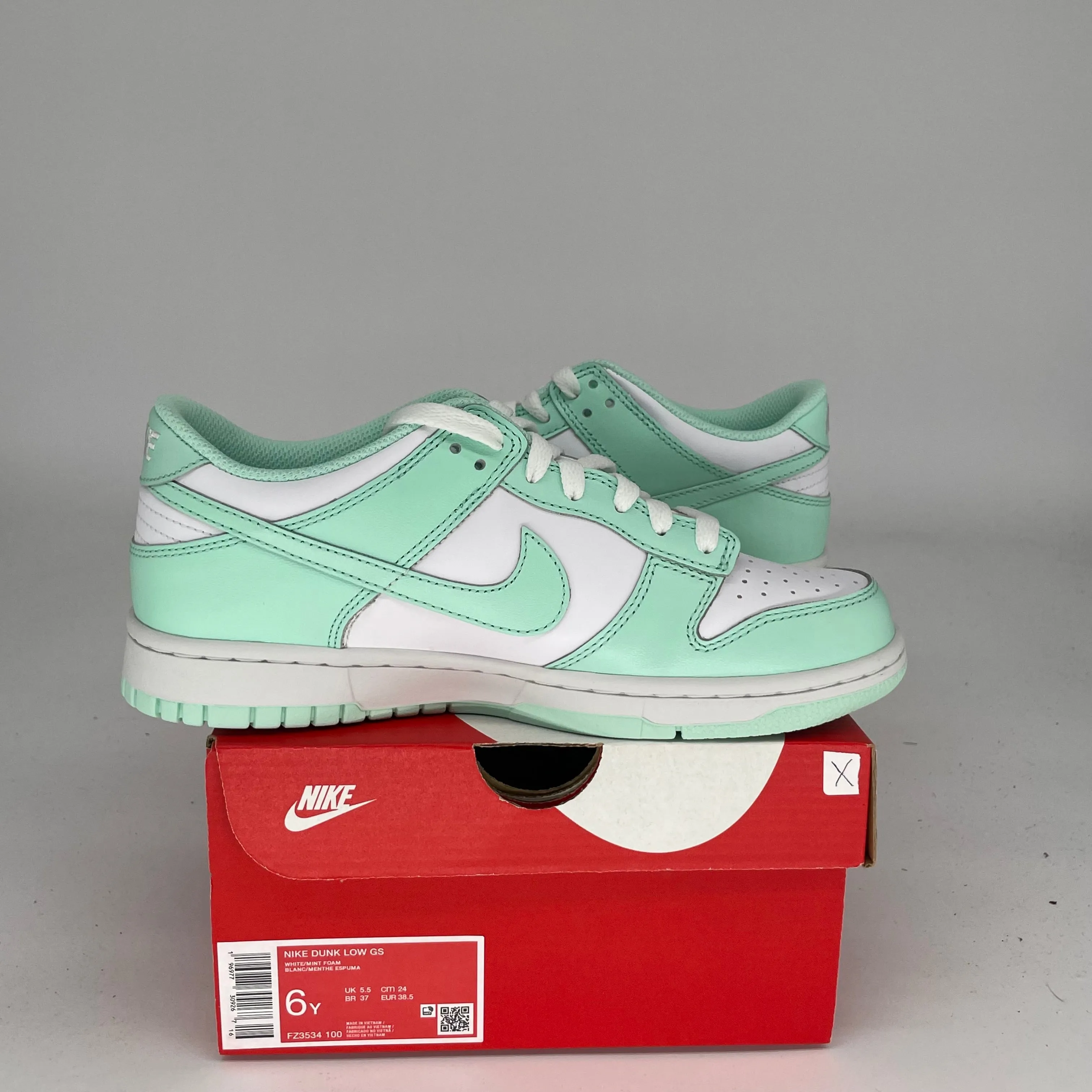 NIKE DUNK LOW MINT FOAM SIZE 6Y FZ3534-100