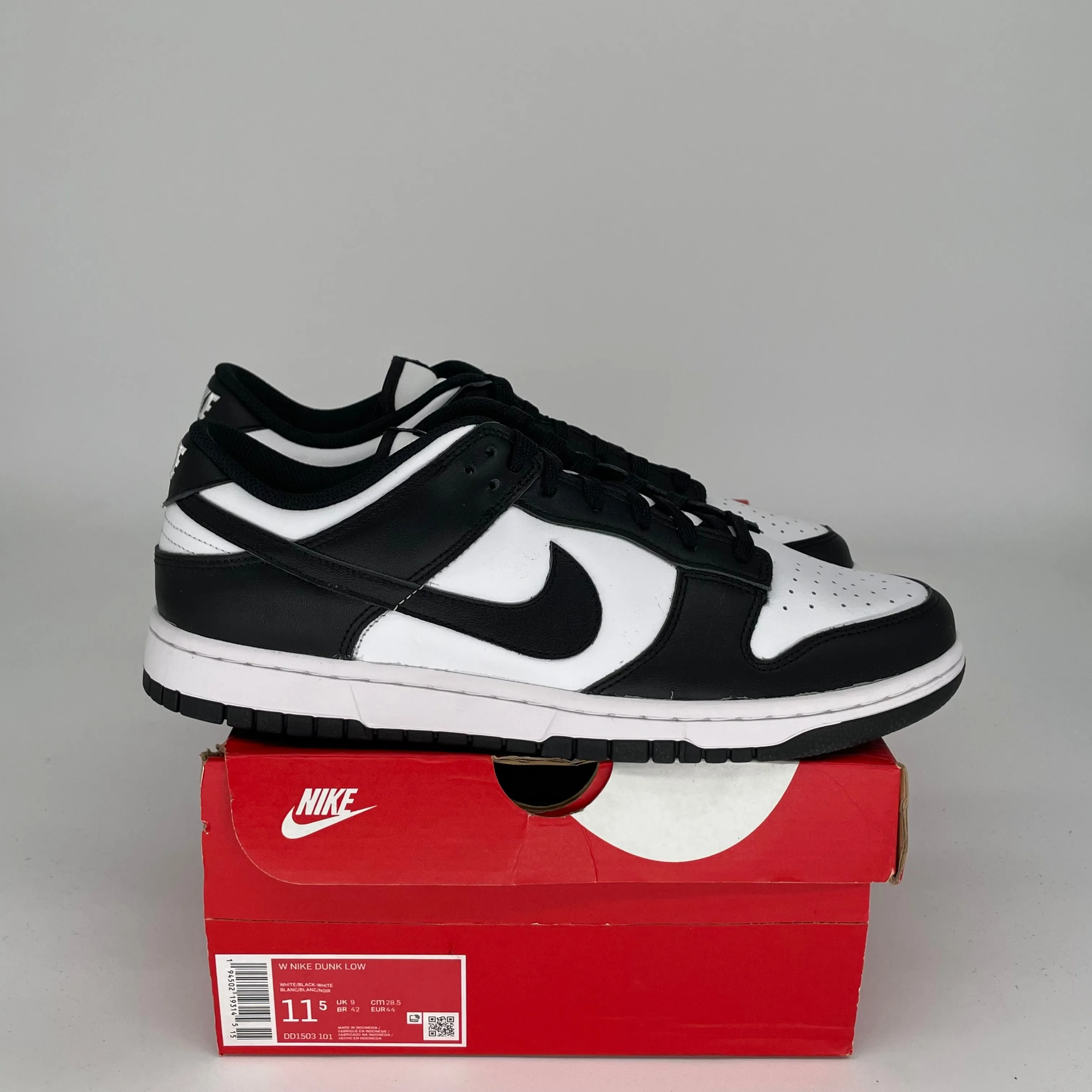NIKE DUNK LOW PANDA SIZE 11.5 DD1391-100