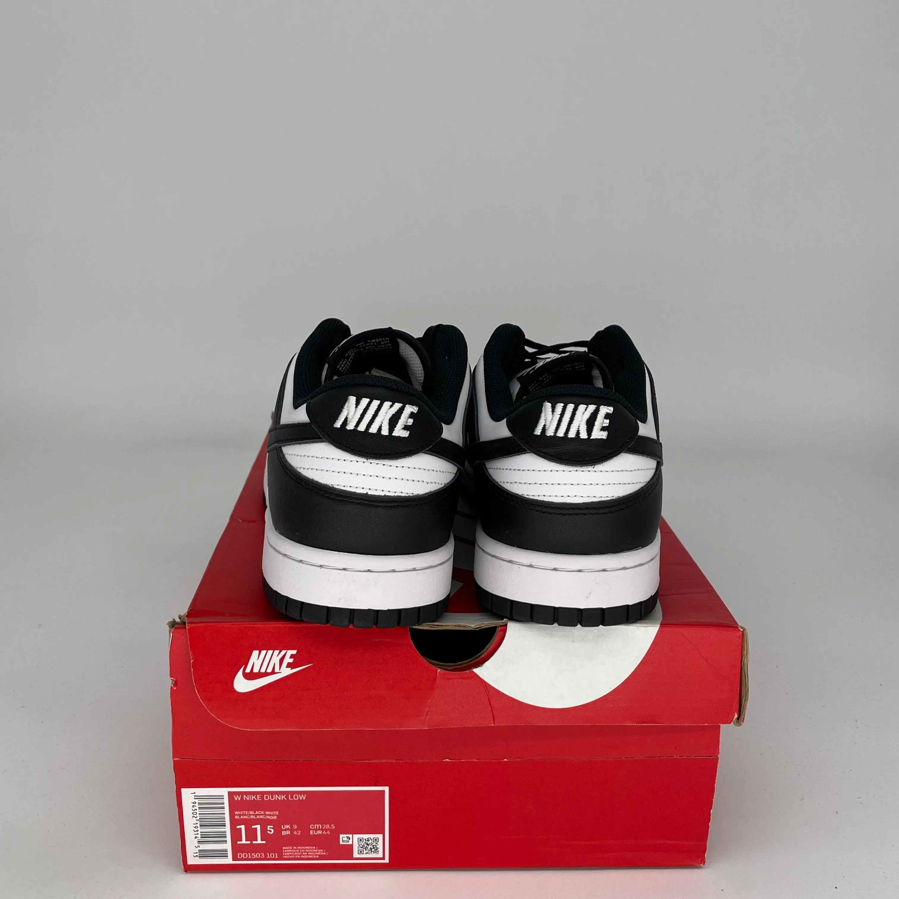NIKE DUNK LOW PANDA SIZE 11.5 DD1391-100