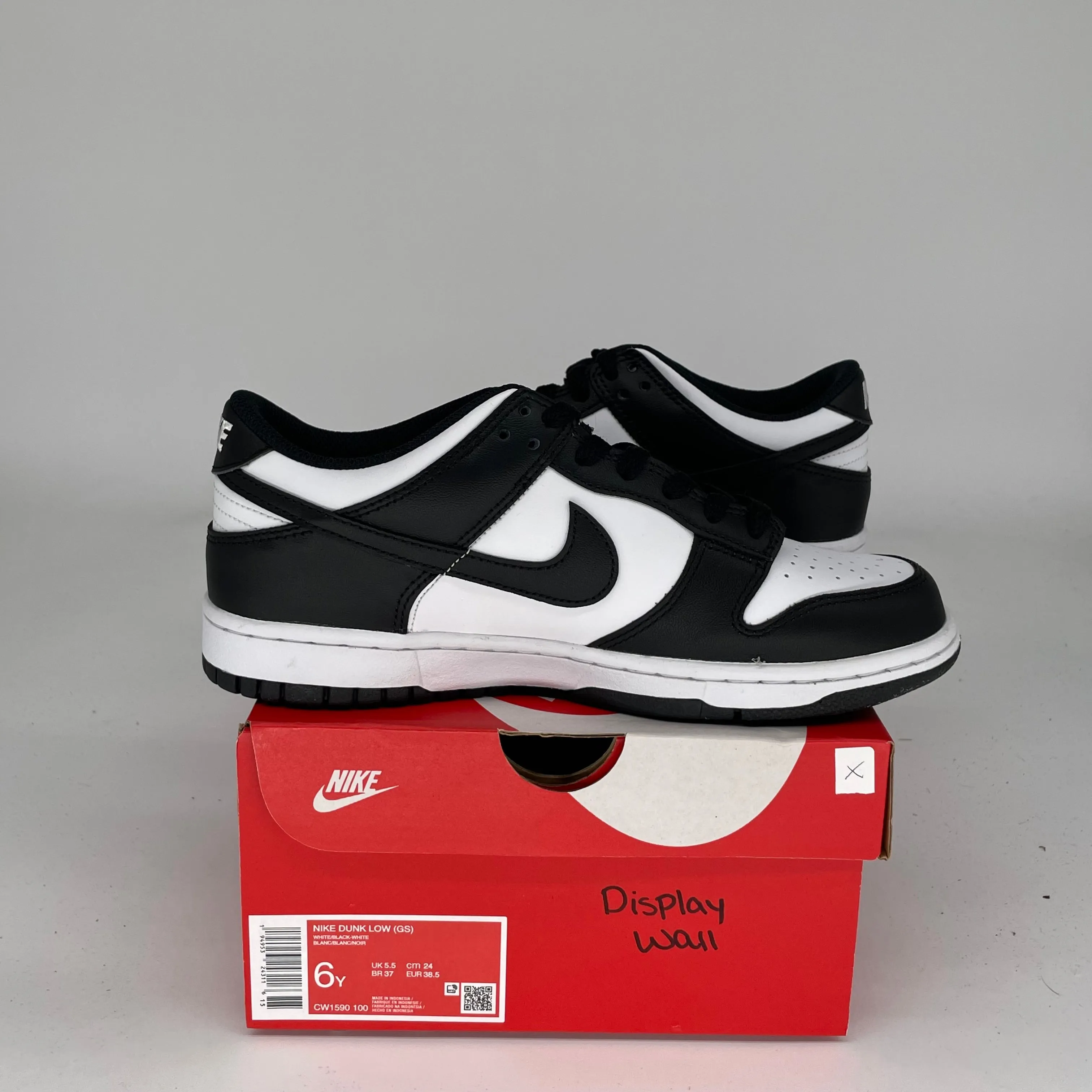 NIKE DUNK LOW PANDA SIZE 6Y CW1590-100
