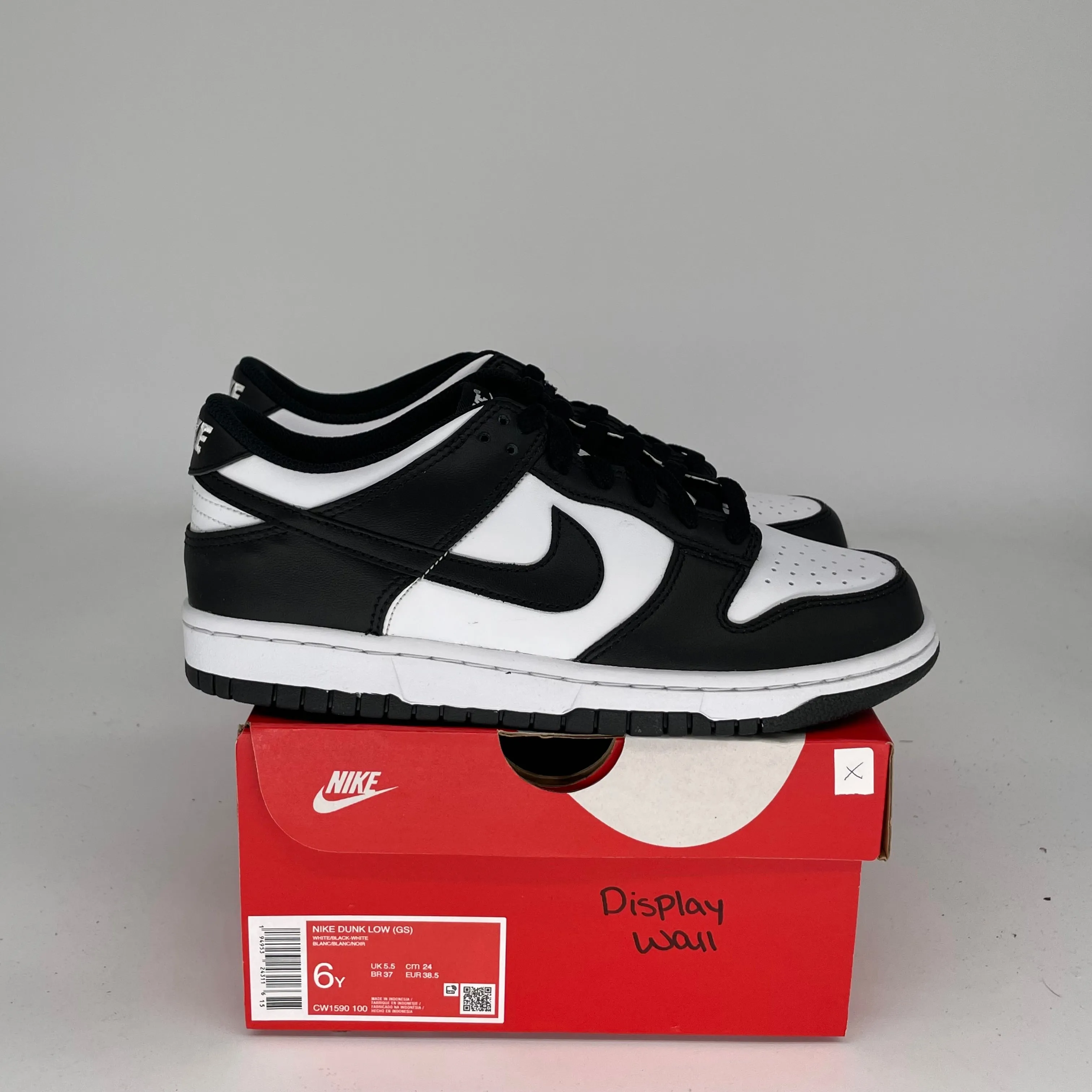 NIKE DUNK LOW PANDA SIZE 6Y CW1590-100