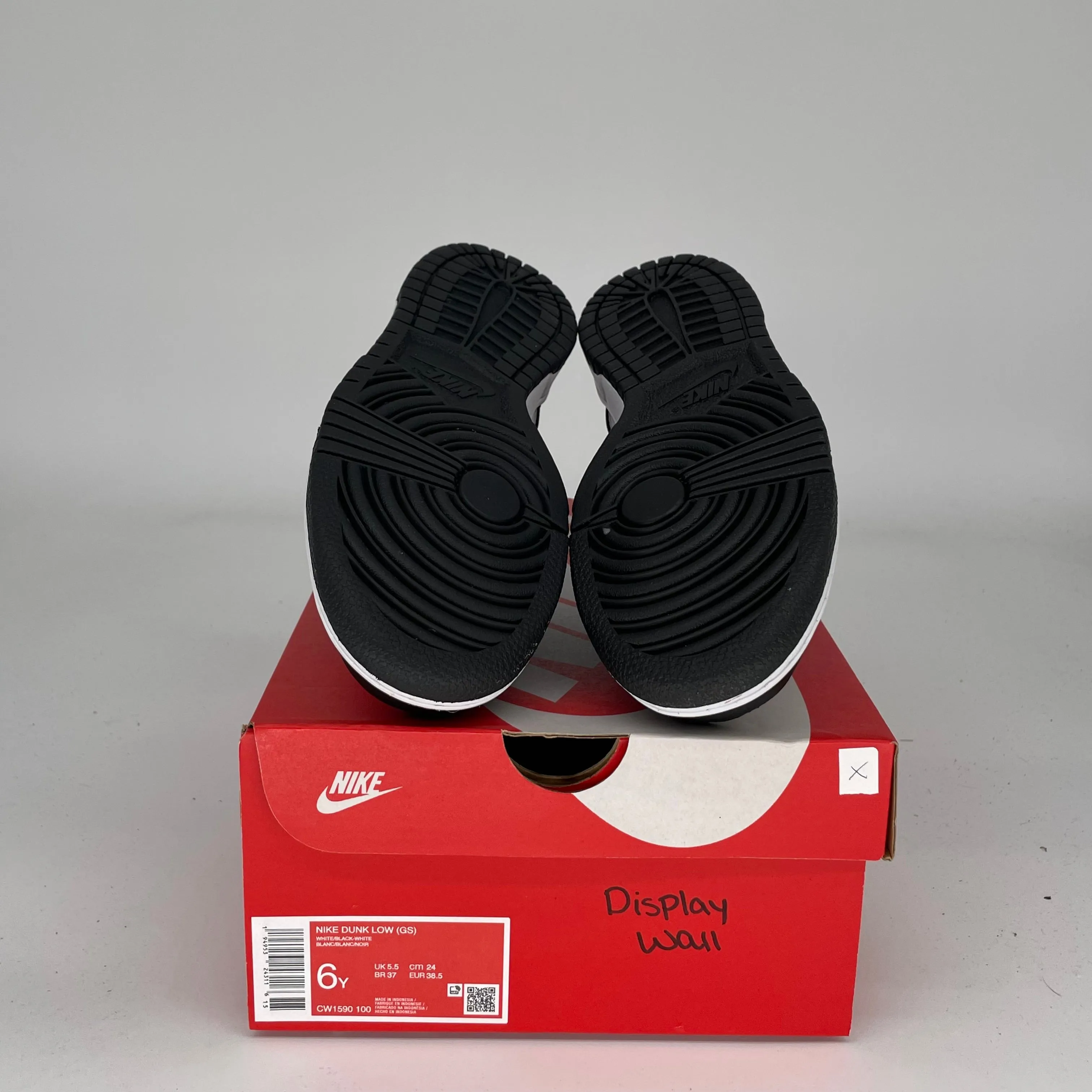 NIKE DUNK LOW PANDA SIZE 6Y CW1590-100