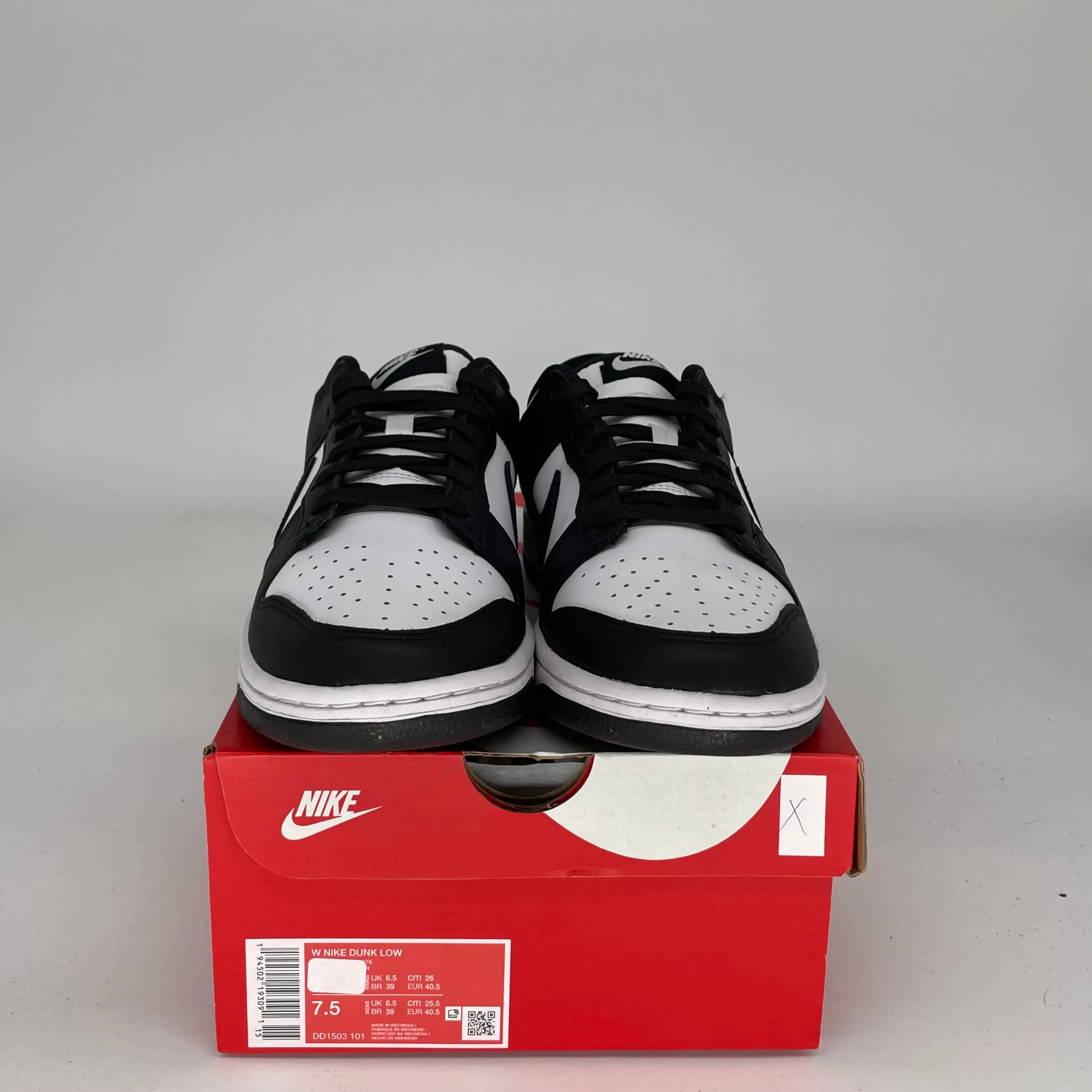 NIKE DUNK LOW PANDA W SIZE 7.5/9W DD1503-101