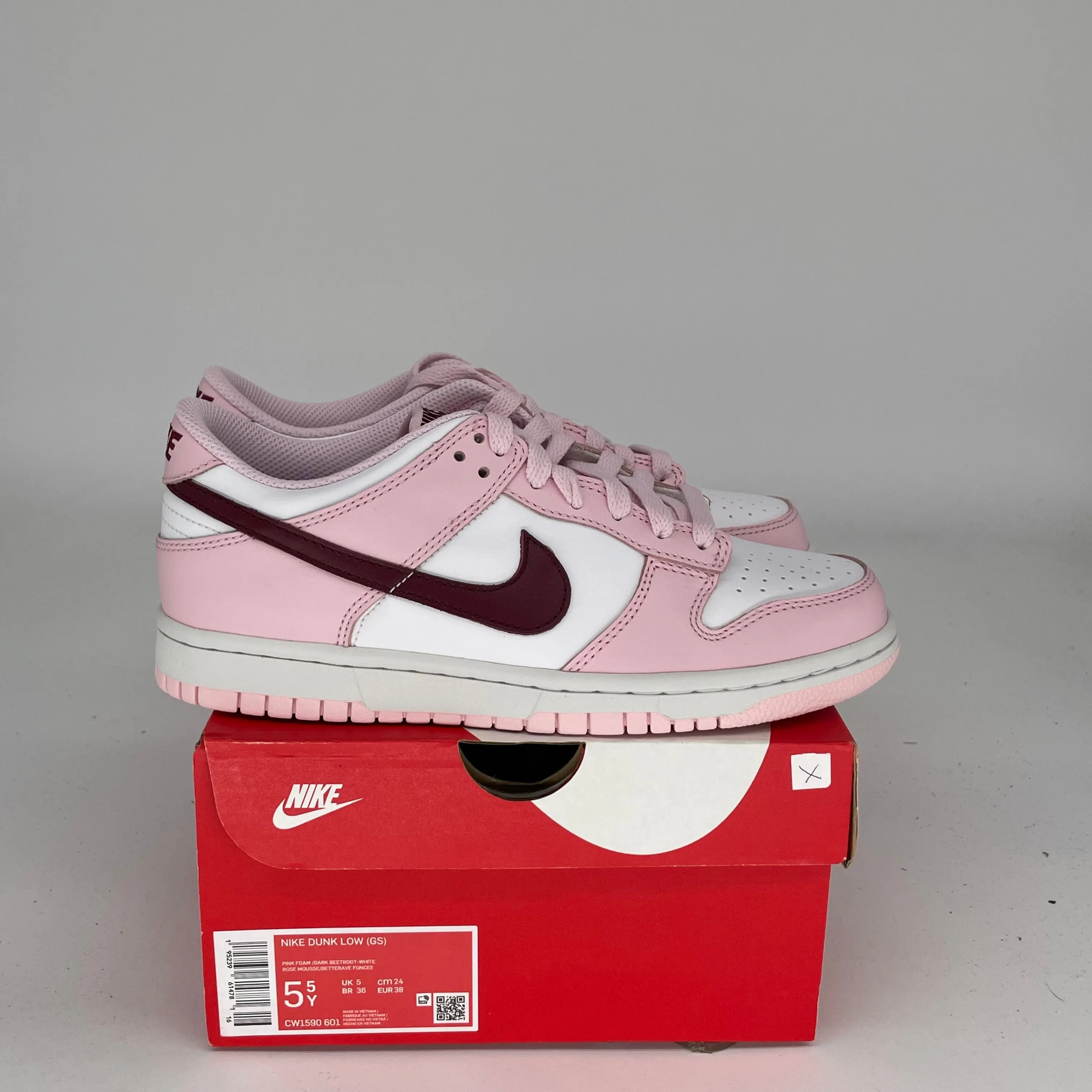 NIKE DUNK LOW PINK FOAM SIZE 5.5Y CW1590-601