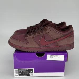 NIKE SB DUNK LOW CITY OF LOVE BURGUNDY CRUSH SIZE 11.5 FN0619-600