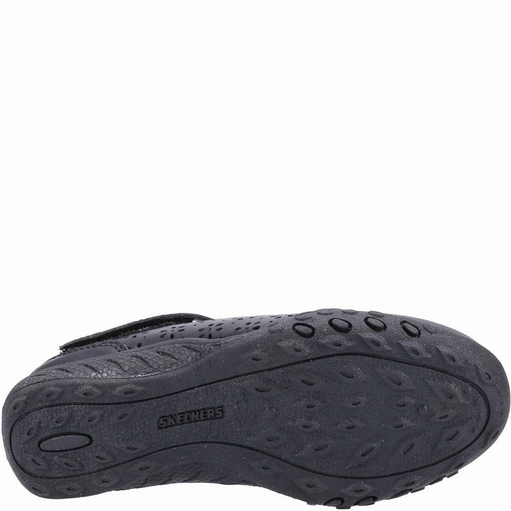 Skechers Breathe-Easy Playground Poppies School Shoes Girls Sneakers Girls Running Shoes