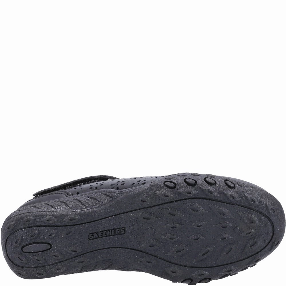 Skechers Breathe-Easy Playground Poppies School Shoes Girls Sneakers Girls Running Shoes